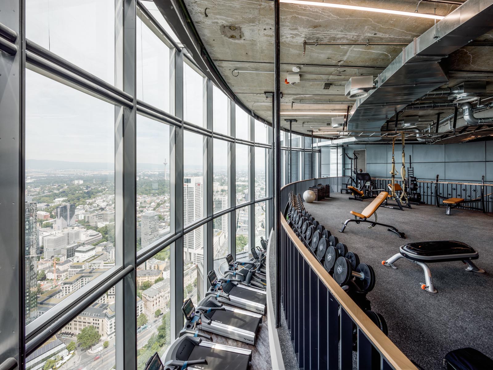 Ein Fitnessstudio in den Wolken: